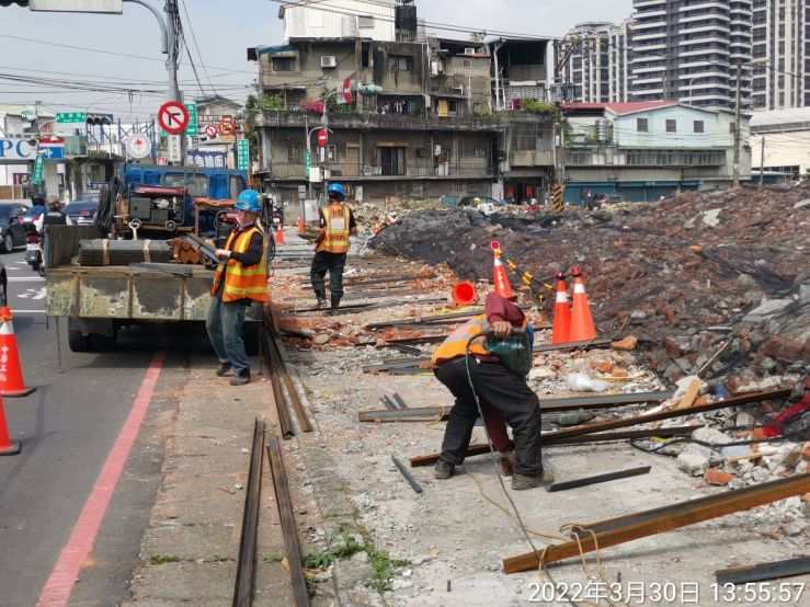 0330-建物拆除、臨時排水地坪破碎、圍籬施作、B8類廢棄物會磅及管理維護(進入工區警示牌佈設)
