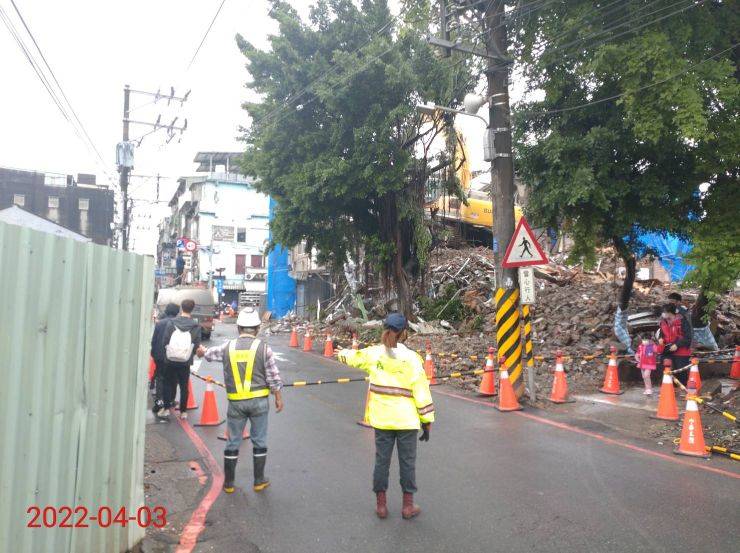 0403-建物拆除、臨時排水設施/地面破碎及管理維護(人行道清掃)