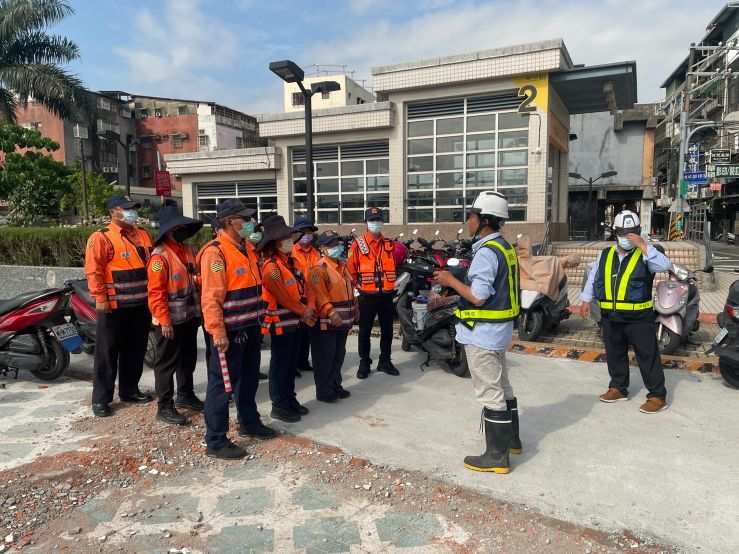 0405- 建物拆除、圍籬施作及管理維護(交維管制)