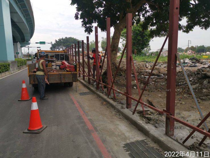 0411-建物拆除、圍籬施作、B8類廢棄物會磅、臨時排水工程及工區管理維護(排水溝清理/防塵網覆蓋)