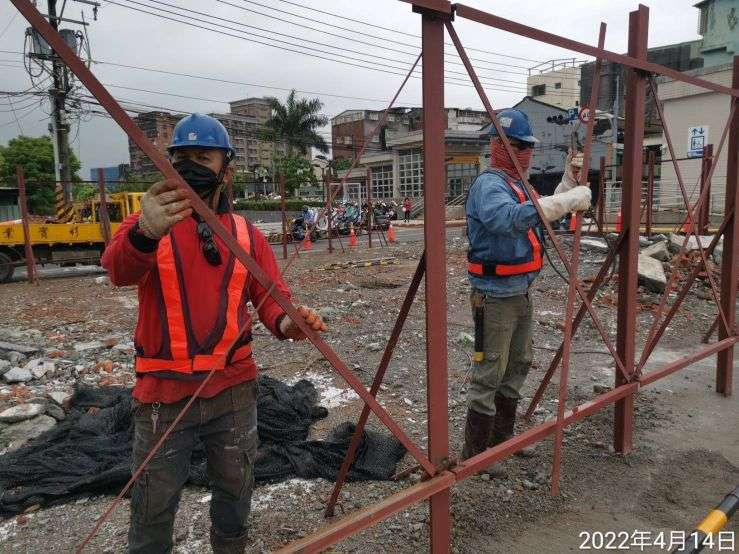 0414-建物拆除、圍籬施作、臨時排水工程及管理維護(水溝清理/管制措施)