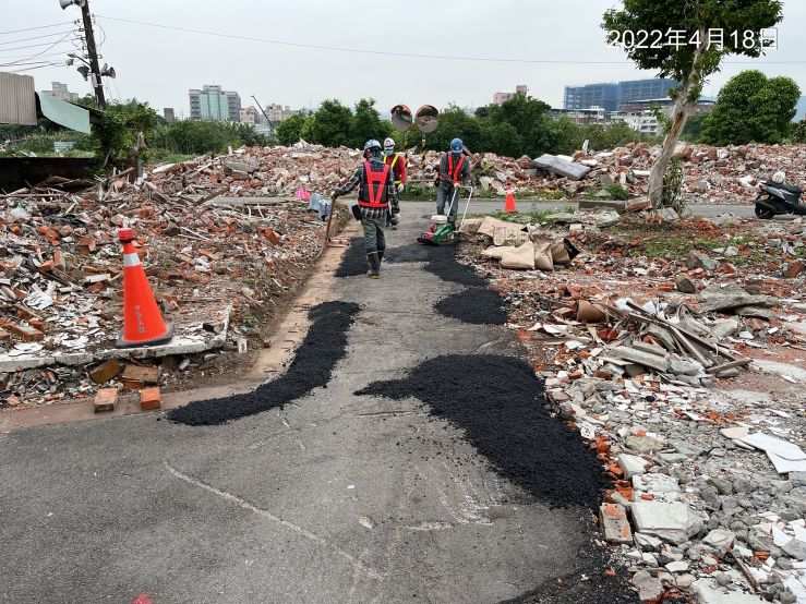 0418- 圍籬施作、有價料會磅、臨時排水工程及管理維護(路面修補)