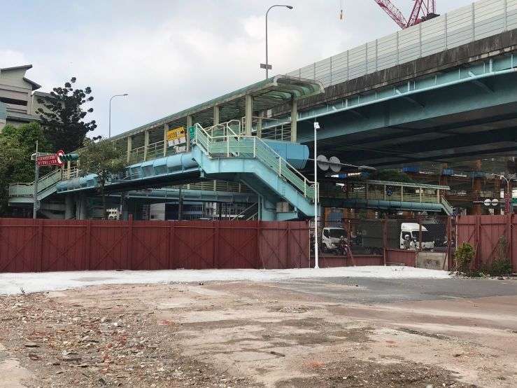 0425-圍籬施作、B8類廢棄物出運管制、B8類廢棄物會磅、臨時排水工程及管理維護(監視器安裝)