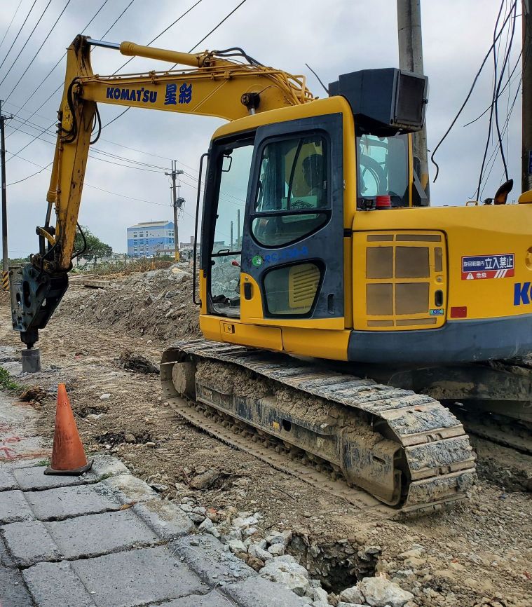 0429-圍籬施作、臨時排水工程、B8類廢棄物會磅及管理維護(人行鋪面修築/路樹修剪/道路清洗)