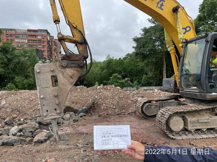 0501-圍籬施作、臨時排水工程、整地土方工程及污水工程(水泥管推進)