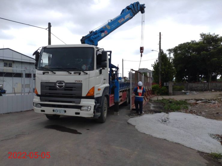 0505-圍籬施作、B8類廢棄物出運管制、B8類廢棄物會磅、臨時排水工程、整地土方工程工程及管理維護(恢復式導桿安裝/甲種圍籬)