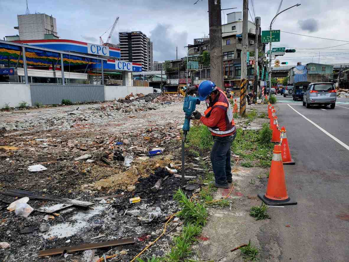 0506-建物拆除、圍籬施作、B8類廢棄物出運管制、B8類廢棄物會磅、污水工程及管理維護(恢復式導桿安裝)