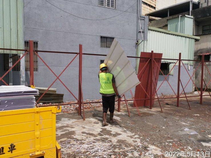 0513-建物拆除、圍籬施作、臨時排水工程、整地土方工程、污水工程及管理維護(臨時圍籬/動線管制/路面清洗)