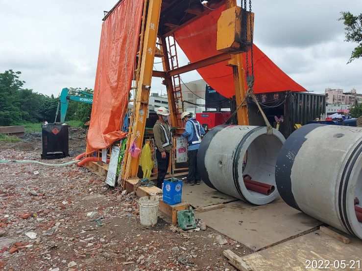 0521-圍籬施作、污水工程、推管作業及管理維護(路面修補/防塵網覆蓋/交通錐連桿圍設)