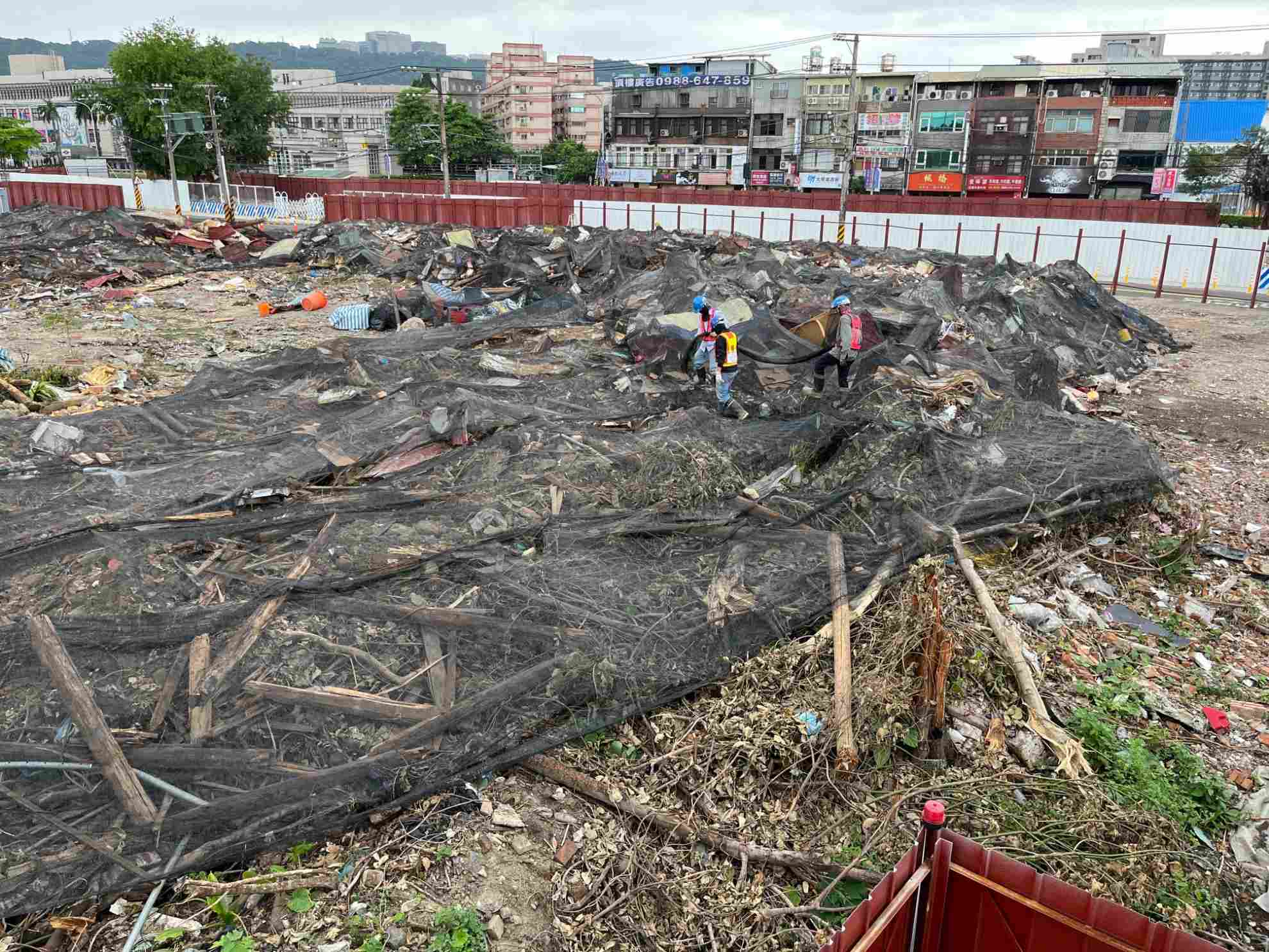 0521-圍籬施作、污水工程、推管作業及管理維護(路面修補/防塵網覆蓋/交通錐連桿圍設)