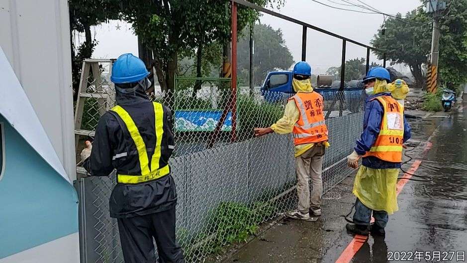 0527-圍籬施作、B8類廢棄物出運管制、臨時排水工程、整地土方工程、污水工程及管理維護(引孔排水)