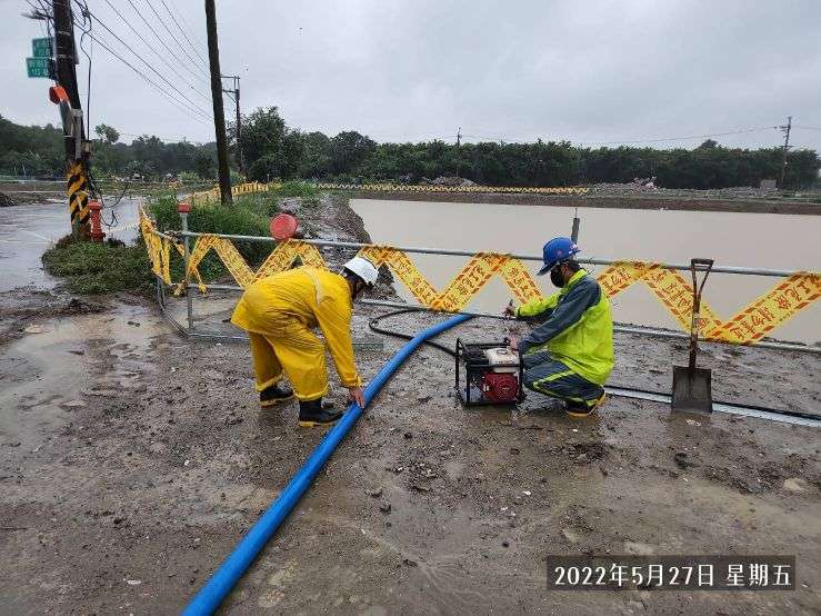 0527-圍籬施作、B8類廢棄物出運管制、臨時排水工程、整地土方工程、污水工程及管理維護(引孔排水)