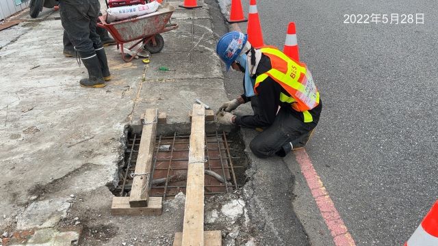 0528-圍籬施作、臨時排水工程、整地土方工程、污水工程、工程宣導看板及管理維護(水溝蓋修補/圍籬(復舊)