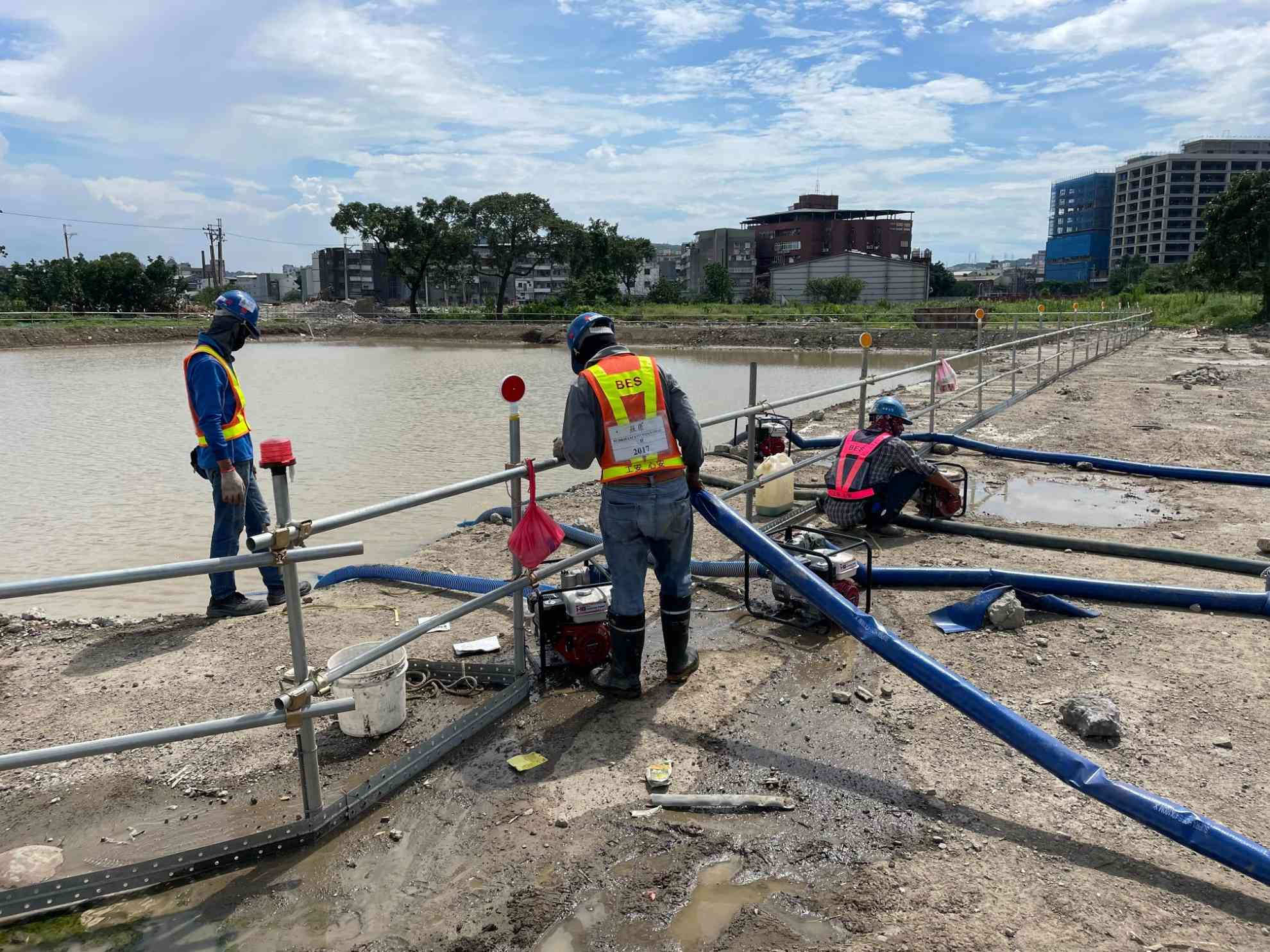 0602-建物拆除、圍籬施作、B8類廢棄物會磅、整地土方工程、污水工程及管理維護(路面整理/交通錐連桿)