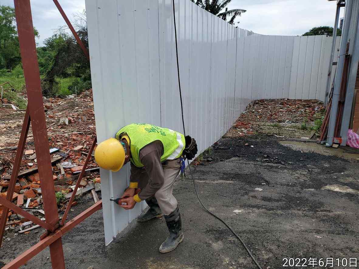 0610-圍籬施作、B8類廢棄物會磅、整地土方工程及管理維護(雜草修剪/廢棄磚塊搬運/溝蓋修補/路面清洗)