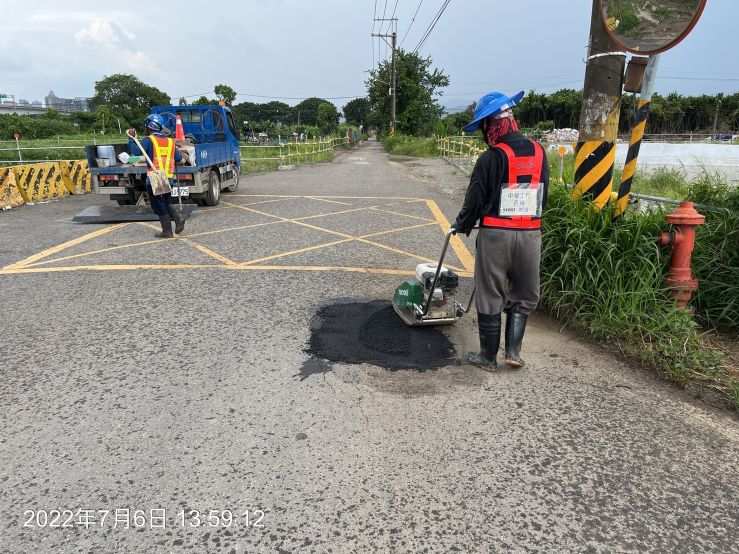 0706-整地土方工程、臨時排水工程、圍籬施作、污水工程及管理維護(路面修補/雜草處理/垃圾清運/路樹修剪)