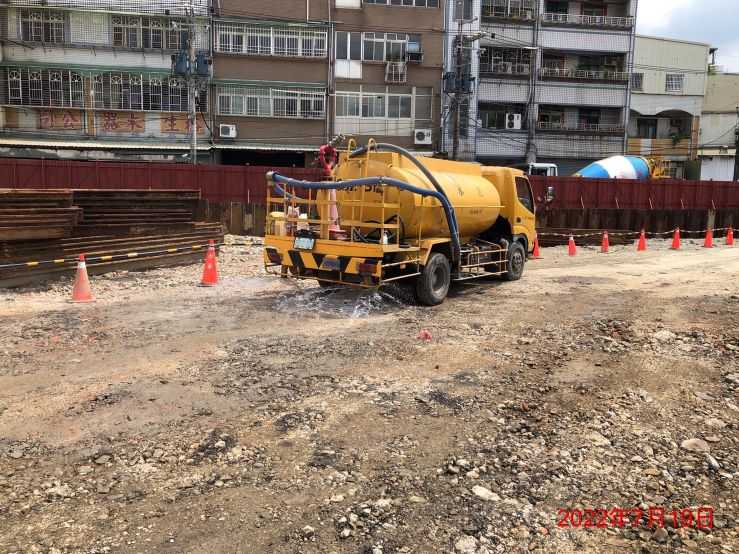 0719-整地土方工程、圍籬施作及管理維護(灑水抑塵/垃圾清運/交通錐/連桿/警示燈)