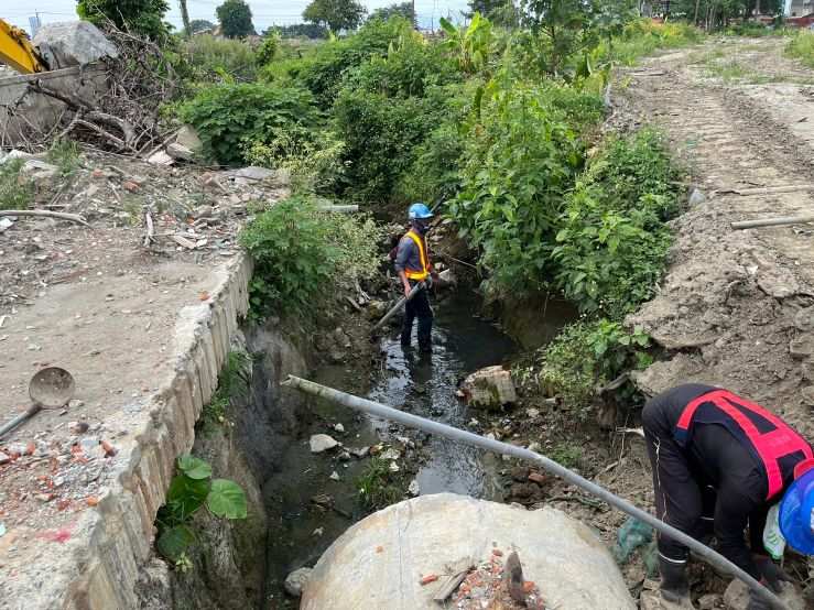 0726-整地土方工程、圍籬施作、臨時排水工程、污水工程及管理維護(道路清理/雜草處理/排水溝雜物清理/臨時照明燈安裝)