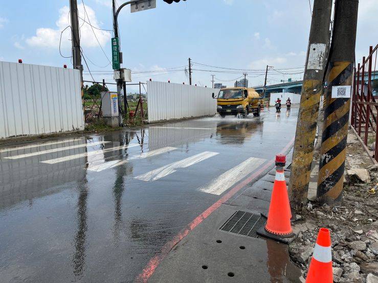 0727-整地土方工程、圍籬施作、臨時排水工程、污水工程及管理維護(垃圾清運/路面清洗/雜物清運)