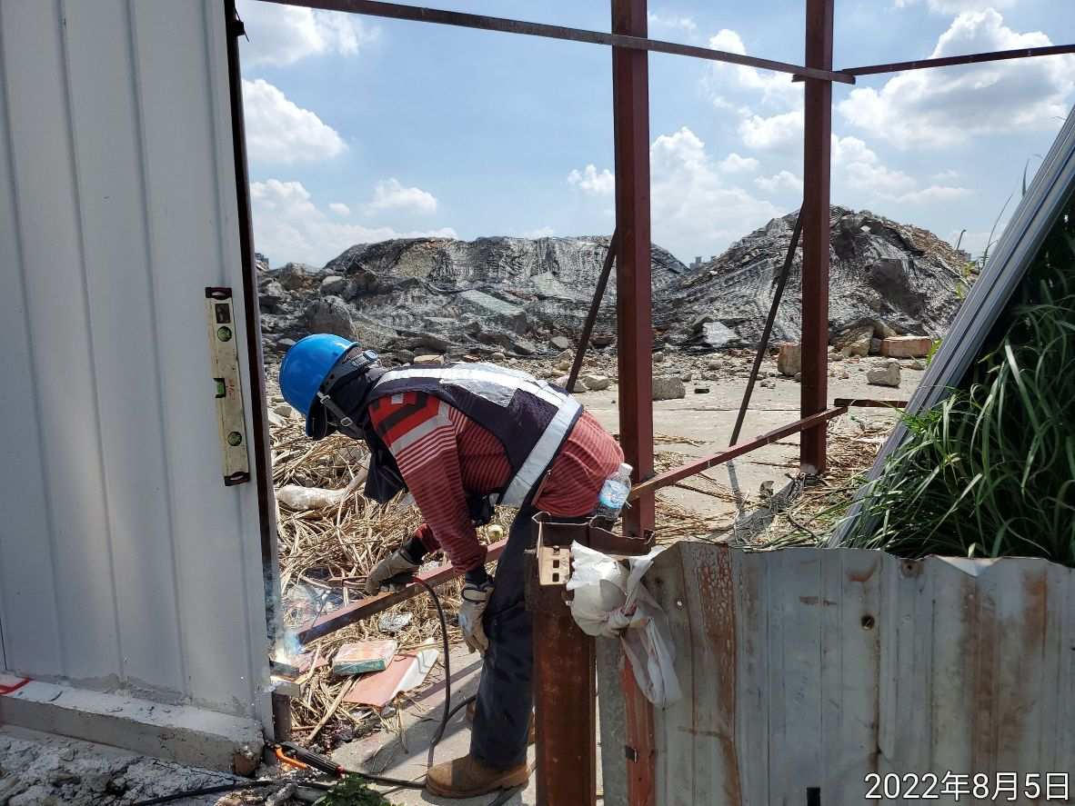 0805-整地土方工程、圍籬施作、臨時排水工程、污水工程及管理維護(路面清洗,路面灑水/滯洪池抽排水/開口封閉/路面整理/開口圍設/消防發電機進場/路面修補)