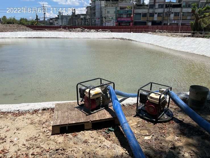 0806-整地土方工程、圍籬施作、臨時排水工程、污水工程及管理維護(路面灑水/欄杆圍網/滯洪池抽排水/圍籬防塵網/雜草清理)/監視器測試