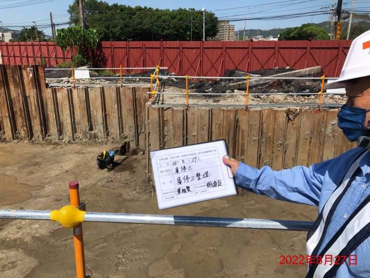 0827-整地土方工程、圍籬施作、污水工程及管理維護(排水溝清理/路面修補)