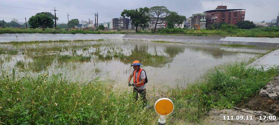0911-第12號中度颱風梅花(海上颱風警報發佈)管理維護(排水溝清理)及污水工程