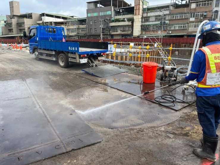 1005-整地土方工程、圍籬工程、污水工程及管理維護(路面清洗)