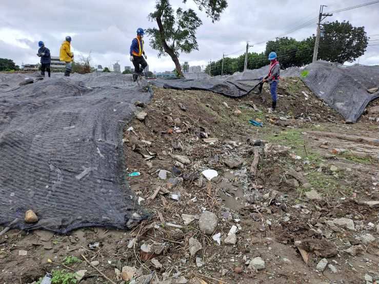 1205-整地土方工程、排水工程、道路工程、圍籬工程、污水工程及管理維護(排水溝清理/防塵網覆蓋)
