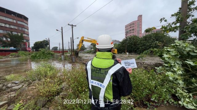 1217-整地土方工程、道路工程、排水工程、污水工程及管理維護(安全欄杆施作/垃圾搬運)