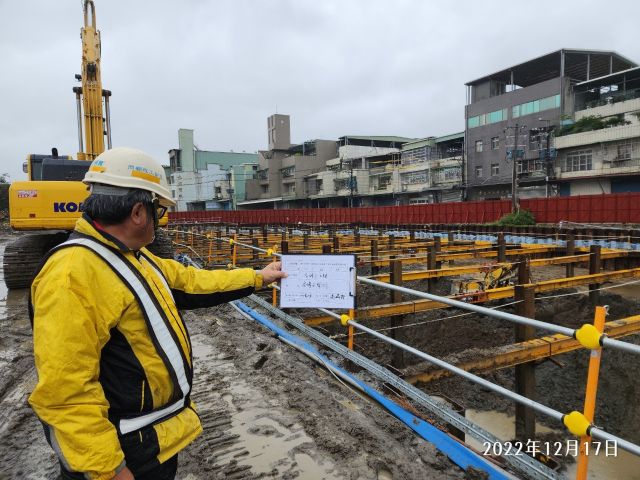 1217-整地土方工程、道路工程、排水工程、污水工程及管理維護(安全欄杆施作/垃圾搬運)