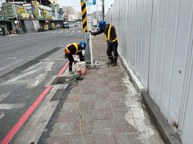 0212-整地土方工程、污水工程及管理維護(公車站牌遷移/路面修補) 0212-整地土方工程、污水工程及管理維護(公車站牌遷移/路面修補)
