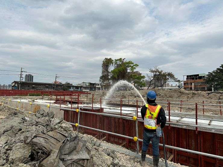 0304-整地土方工程、道路工程、排水工程、污水工程及管理維護(路面清洗/防塵網覆蓋/欄杆施作) 0304-整地土方工程、道路工程、排水工程、污水工程及管理維護(路面清洗/防塵網覆蓋/欄杆施作)