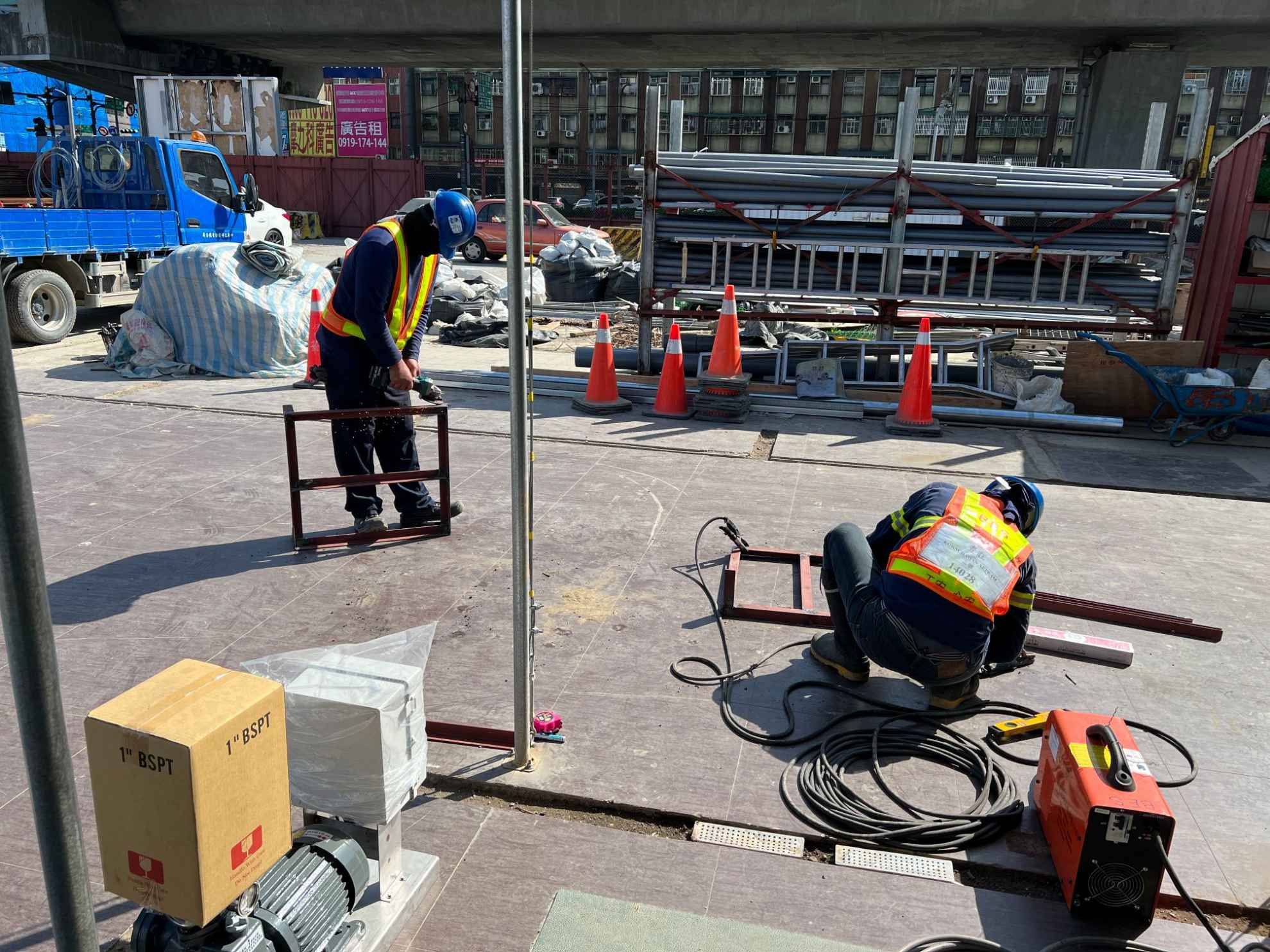 0305-整地土方工程、排水工程及管理維護(底座焊接加工,分電盤配線組裝/防塵網覆蓋)