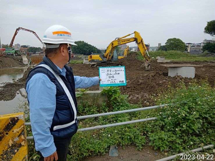 0422-整地土方工程、道路工程、排水工程、污水工程及管理維護(警示燈裝設) 0422-整地土方工程、道路工程、排水工程、污水工程及管理維護(警示燈裝設)