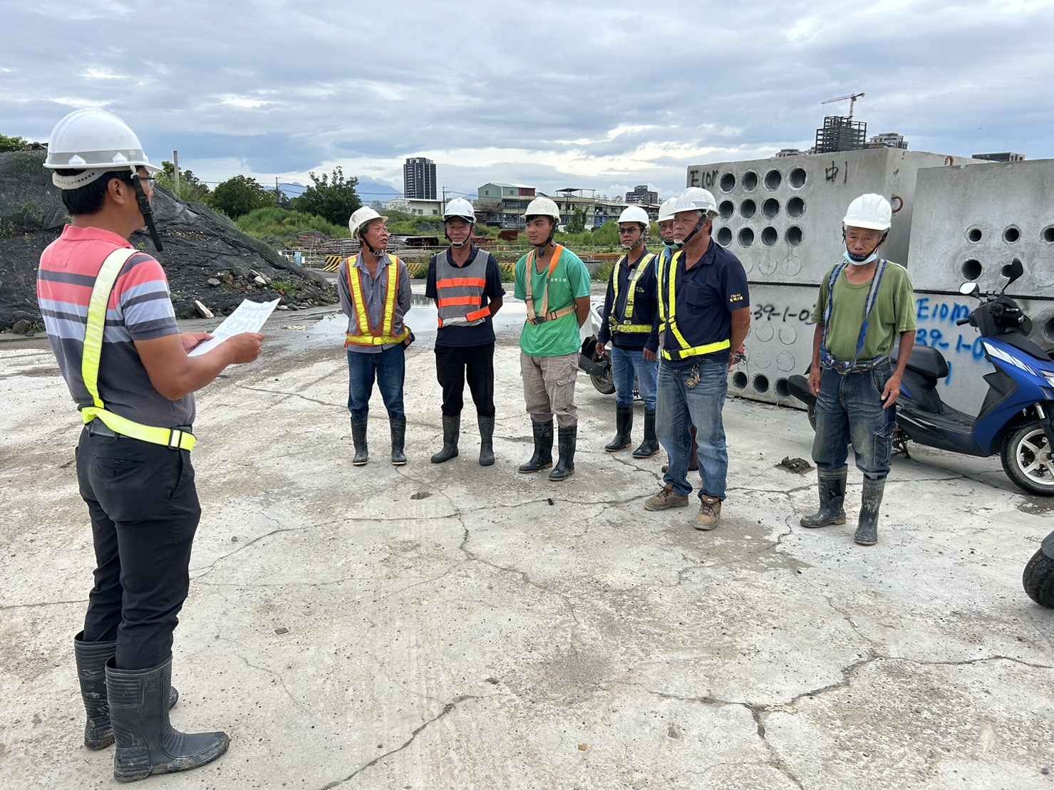 0907-整地土方工程、道路工程、排水工程、汙水工程、共管工程及管理維護(勤前教育)