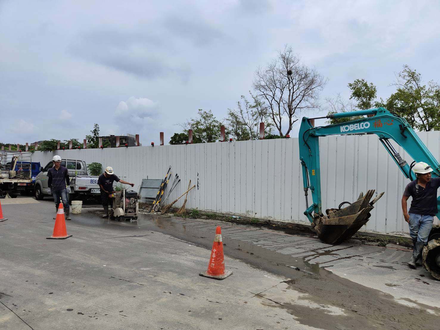 1007-整地土方工程、道路工程、排水工程、污水工程、共管工程及管理維護(勤前教育/自來水管路臨遷)