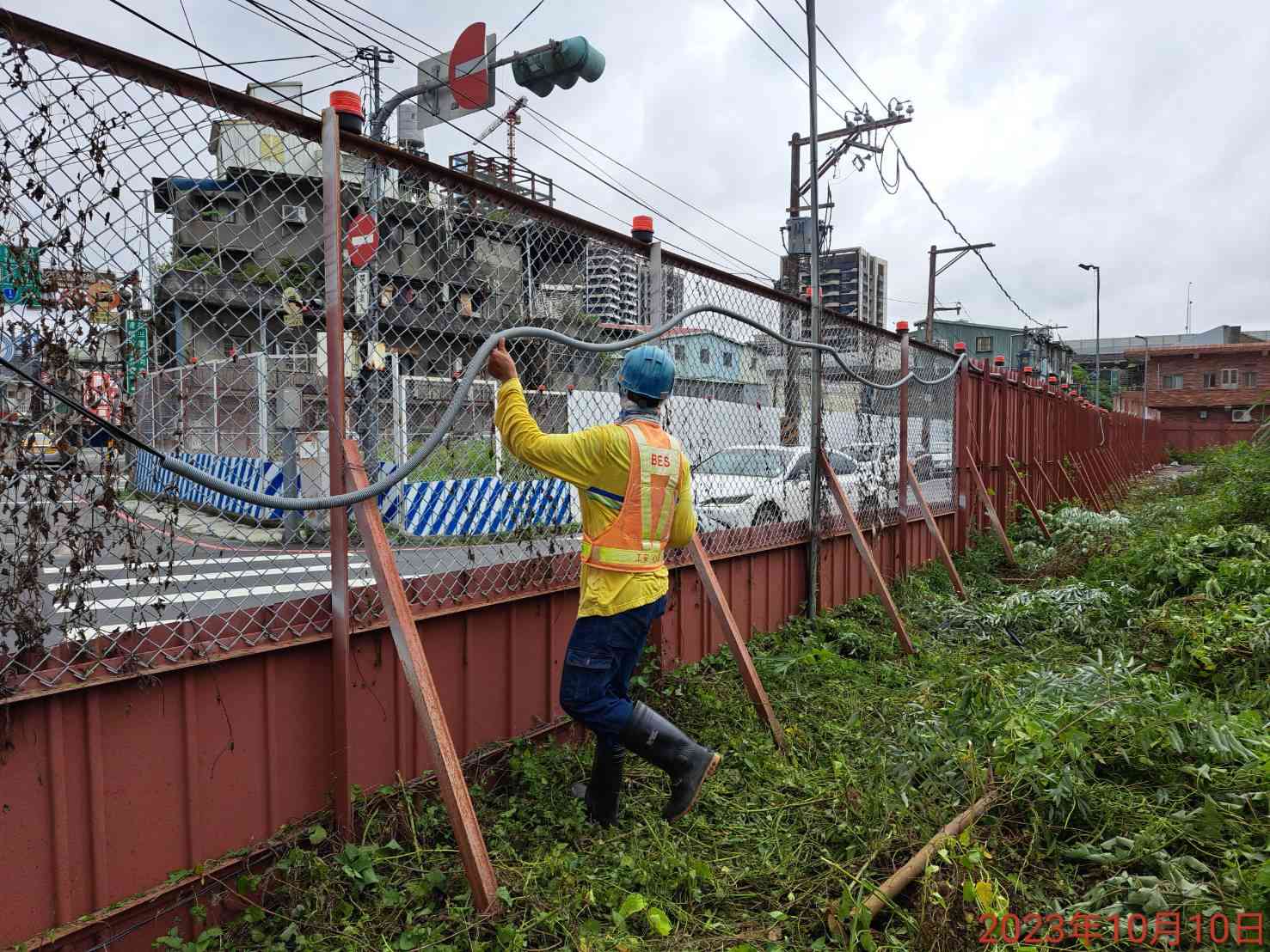 1010-整地土方工程、排水工程、污水工程、共管工程及管理維護(勤前教育/路面清洗/工區雜草清理/工區抑塵覆蓋)