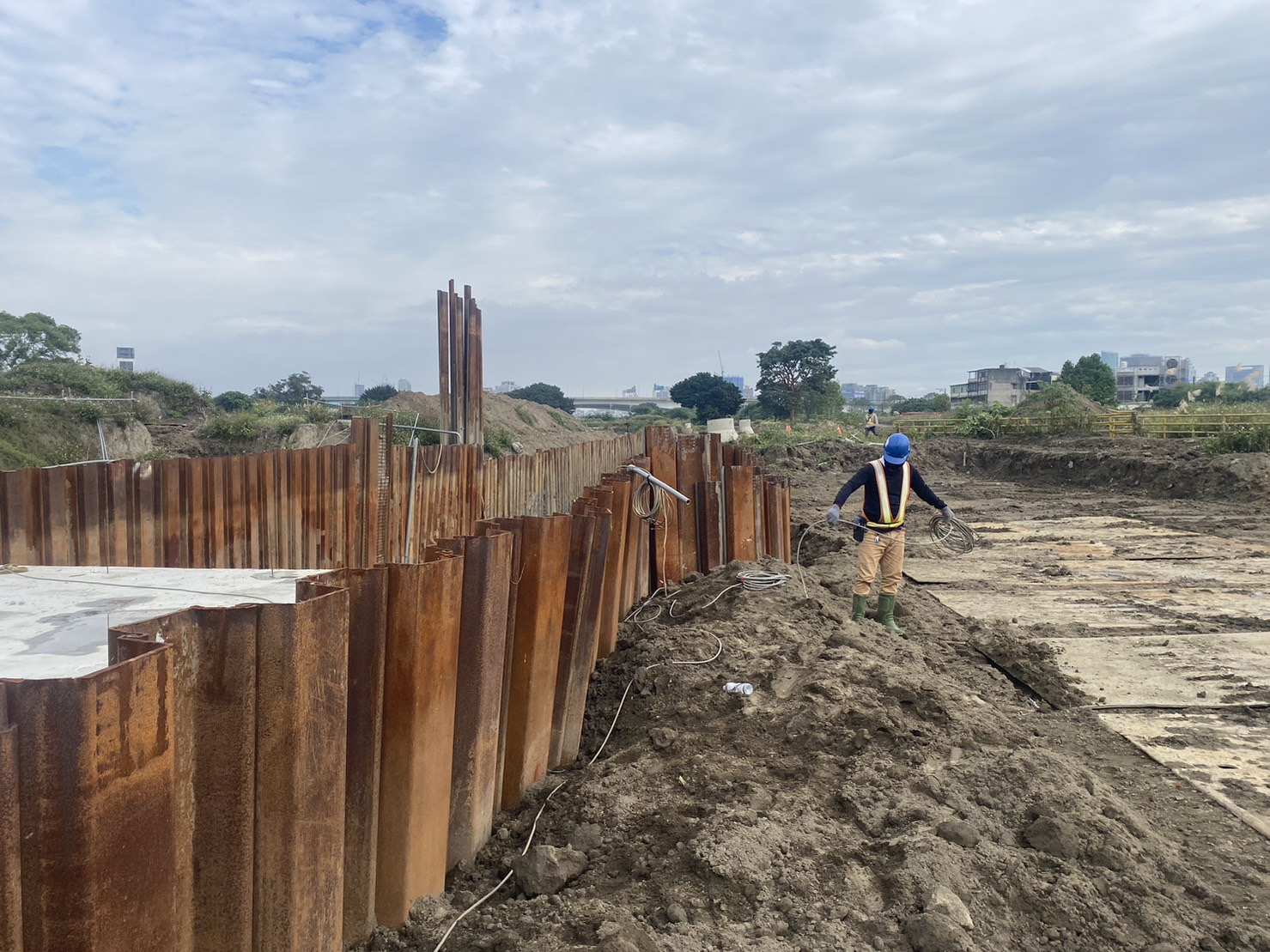 1230-整地土方工程、道路工程、排水工程、污水工程、共管工程及管理維護(勤前教育)