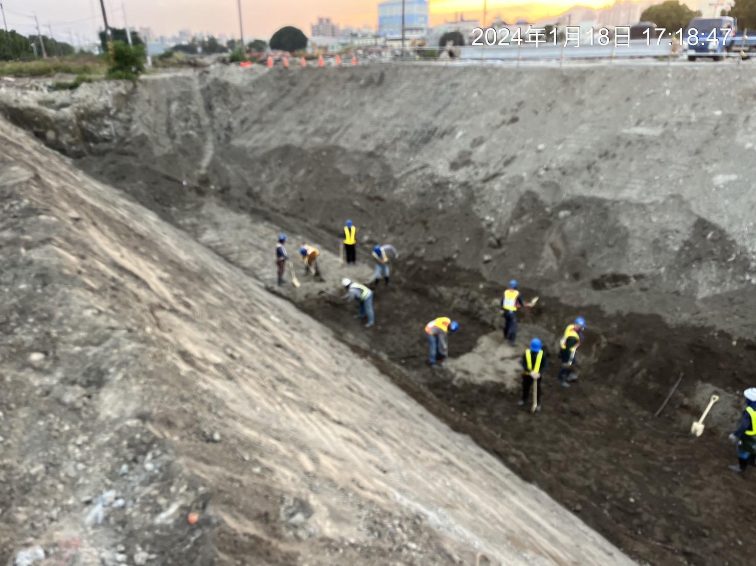 0118-整地土方工程、道路工程、排水工程、污水工程、共管工程、圍籬工程及管理維護(勤前教育)