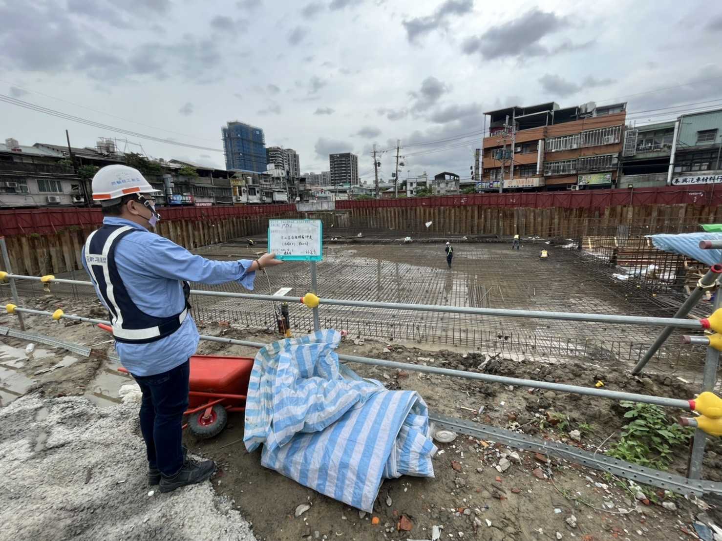 0501-整地土方工程、道路工程、排水工程及管理維護(勤前教育/工區場地整理,護欄改善/工區護欄施作) 0501-整地土方工程、道路工程、排水工程及管理維護(勤前教育/工區場地整理,護欄改善/工區護欄施作)