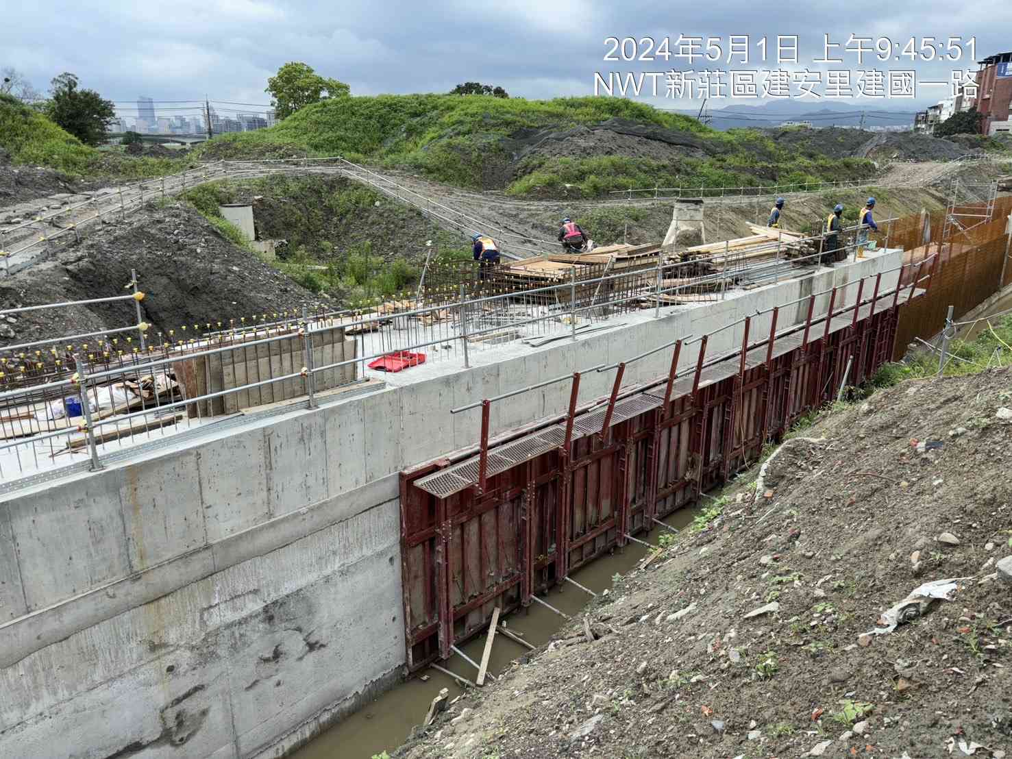 0501-整地土方工程、道路工程、排水工程及管理維護(勤前教育/工區場地整理,護欄改善/工區護欄施作) 0501-整地土方工程、道路工程、排水工程及管理維護(勤前教育/工區場地整理,護欄改善/工區護欄施作)
