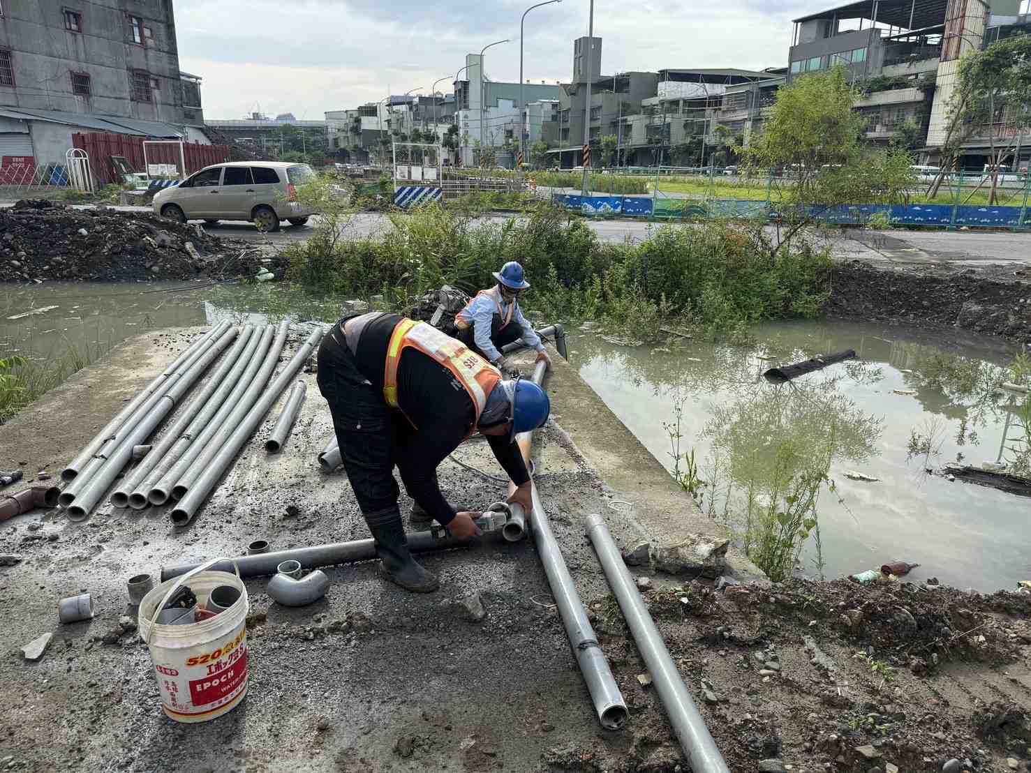 0816-整地土方工程、排水工程、污水工程、共管工程及管理維護(勤前教育)/集水井清理/抽水馬達管線裝配/防汛作業(新樹路53巷排水溝清淤)