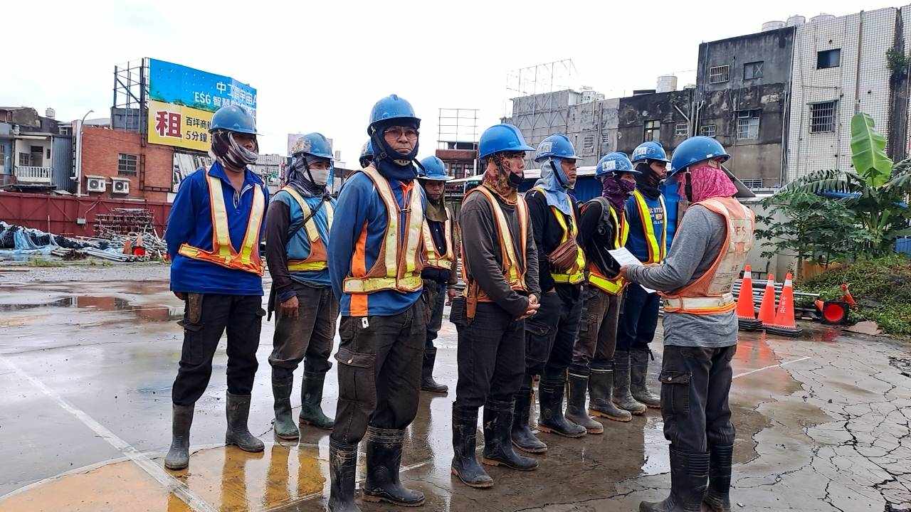 1119-整地土方工程、道路工程、排水工程及管理維護(勤前教育)/路面填瀝青料/土方抑塵覆蓋