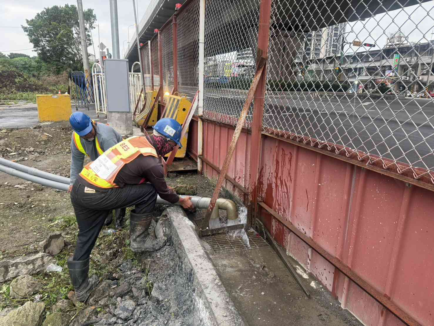 1203 整地土方工程、道路工程、排水工程、污水工程、共管工程及管理維護/工區抽排水設備巡檢維護