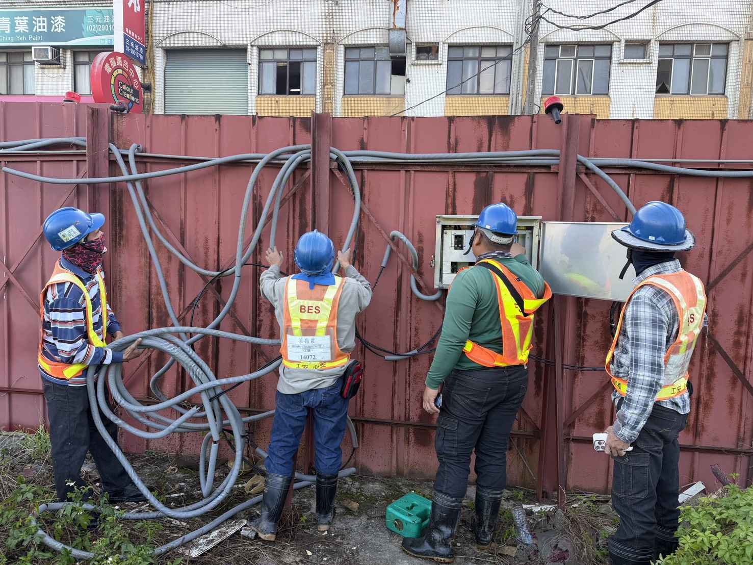 1217 整地土方工程、道路工程、排水工程、污水工程、共管工程、結構工程(橋梁)、機電工程及管理維護/工區臨時照明配線檢修