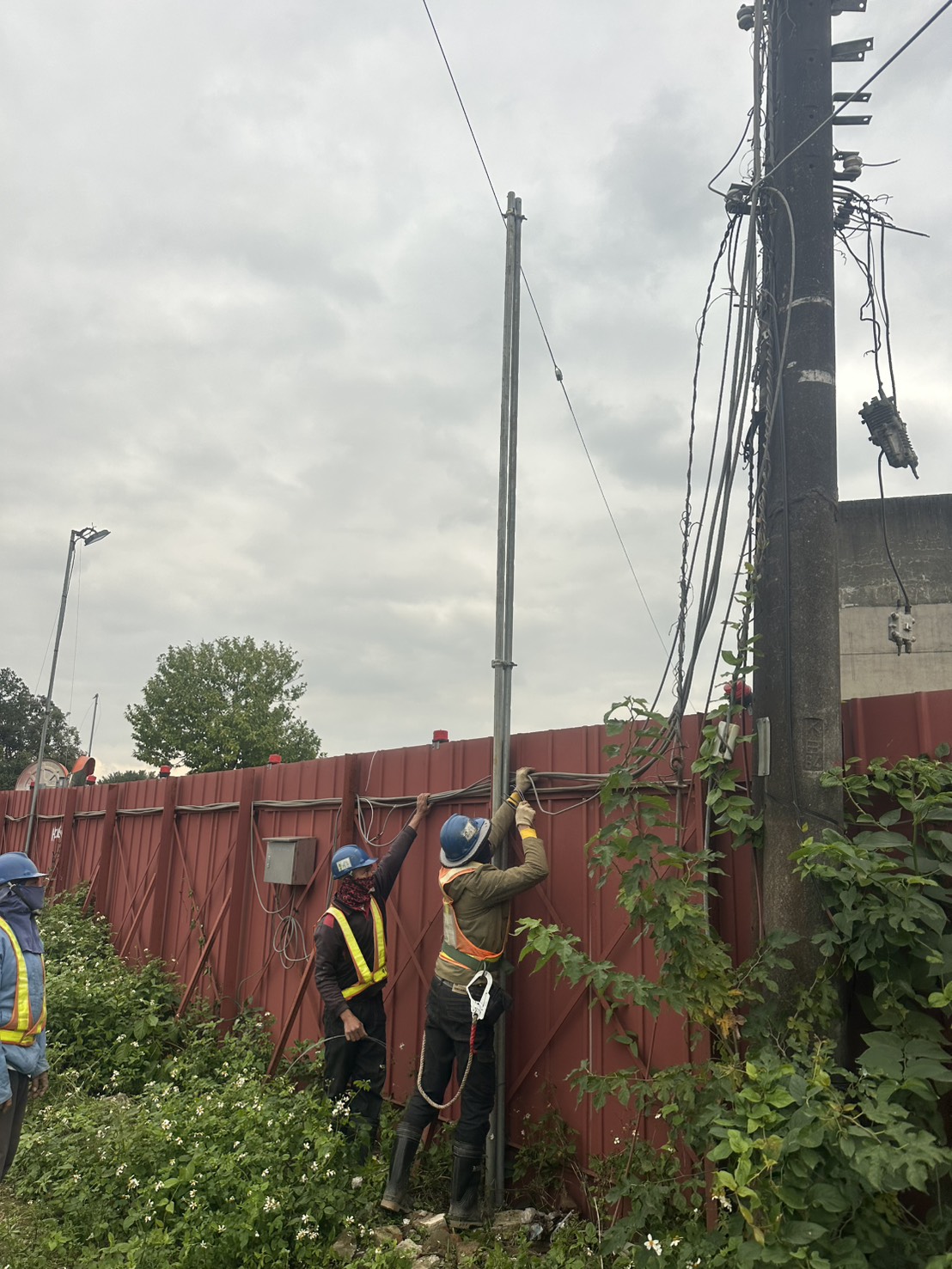 0108 整地土方工程、道路工程、排水工程、污水工程、共管工程、機電工程及管理維護/瓊林北路臨時電纜線移設