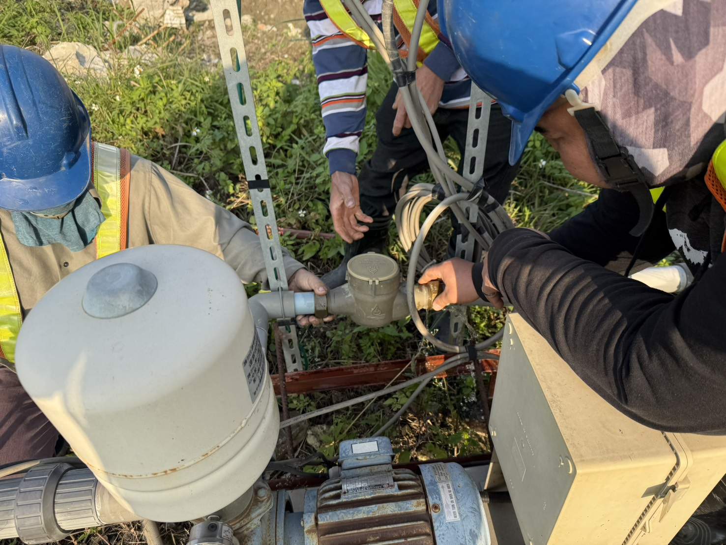 0109 整地土方工程、道路工程、排水工程、污水工程、共管工程、機電工程及管理維護/出工區洗車台沖洗管濾網清理維護