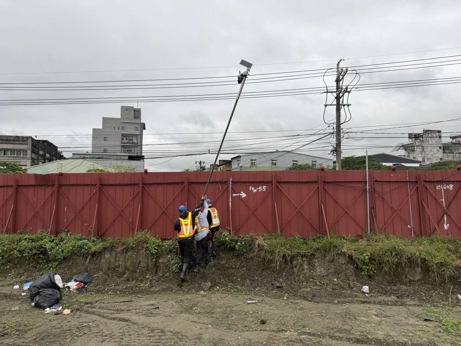 0122 整地土方工程、道路工程、排水工程、污水工程、共管工程、結構工程(橋梁)、機電工程及管理維護//監控系統安裝