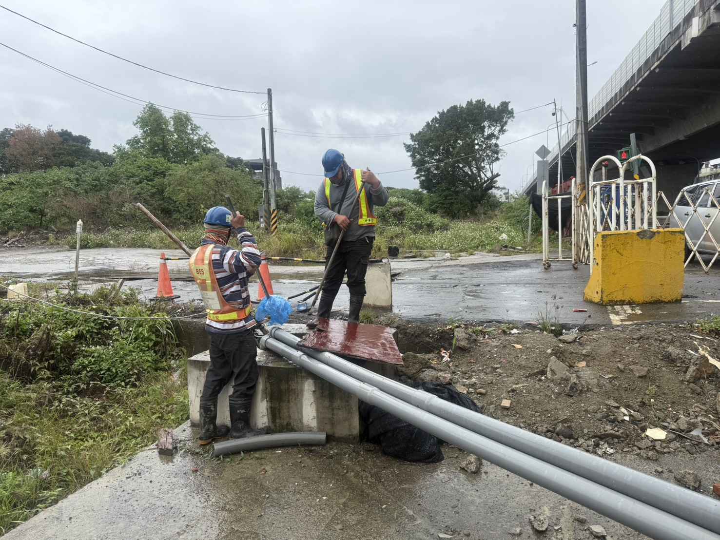 0201 共管工程、及管理維護/工區洗車台管濾網清理/工區抽排水設備巡檢/集水坑垃圾清除